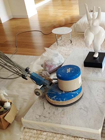 Polissage table en marbre